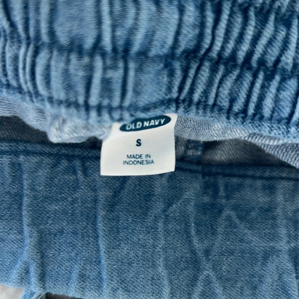 NWOT • Old Navy Chambray Tie-Waist Crop • Women’s Small - Picture 13 of 14